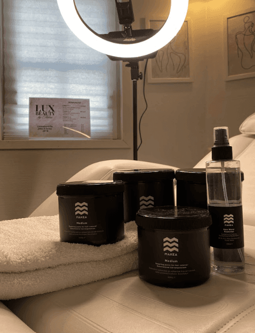 LuxBeauty by Helmin sokerointistudion siisti hoitopöytä Veikkolassa